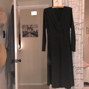 V-neck long sleeves midi dress